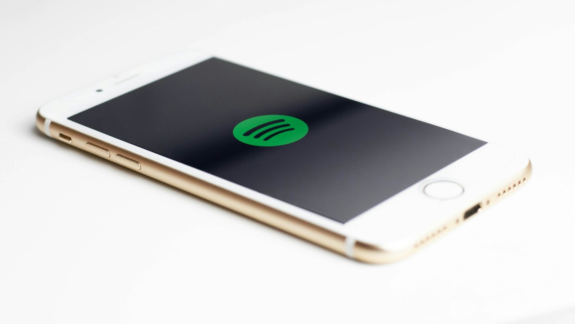 Une soci&eacute;t&eacute; de streaming musical veut que l&rsquo;Europe rejette l&rsquo;offre d&rsquo;Apple