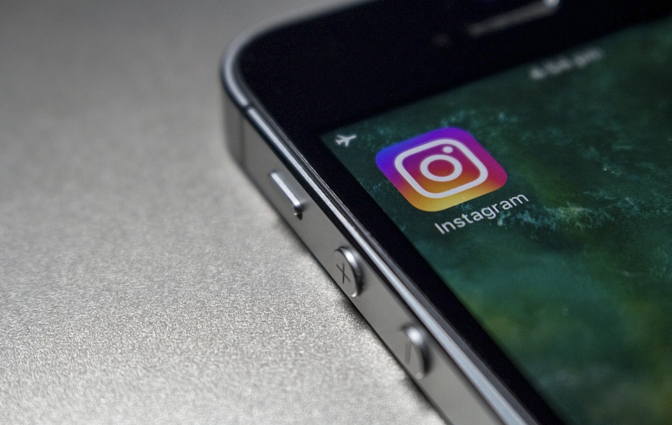 Instagram teste une fonctionnalit&eacute; pour mettre en &eacute;vidence les contenus manqu&eacute;s de vos amis