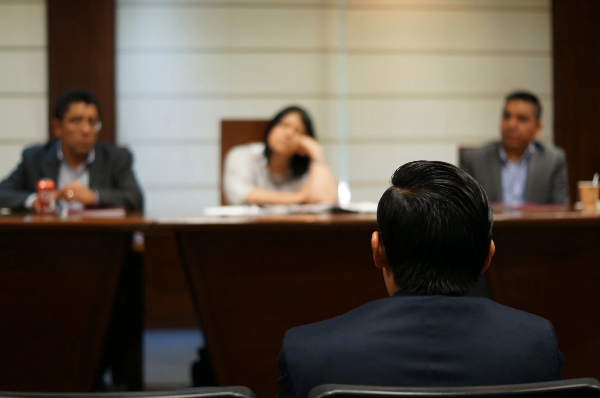 Des erreurs g&eacute;n&eacute;r&eacute;es par l&rsquo;IA dans les documents judiciaires entra&icirc;nent des probl&egrave;mes juridiques pour les avocats