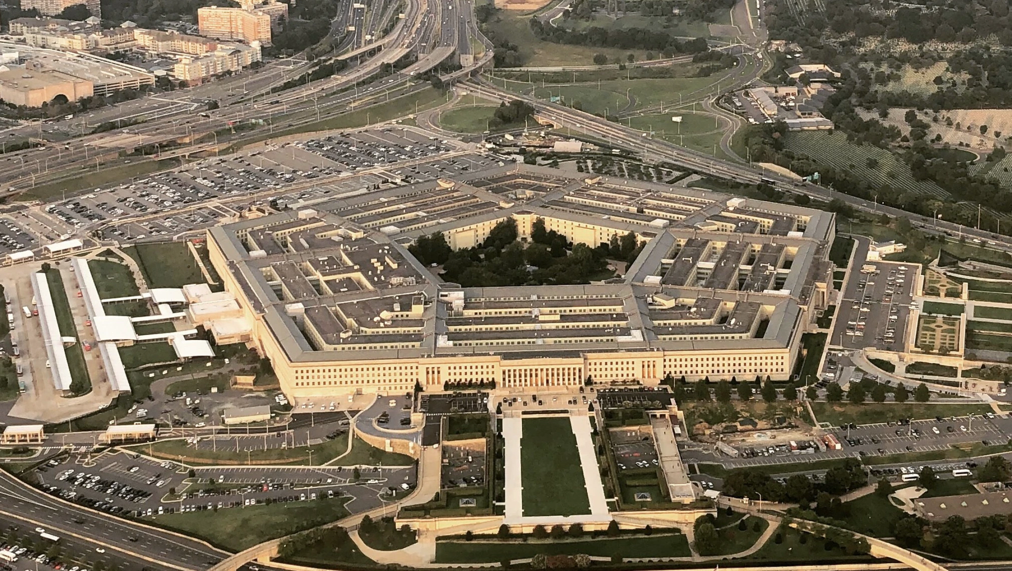 Le Pentagone fait appel à l&rsquo;IA pour la planification militaire avec le projet Thunderforge