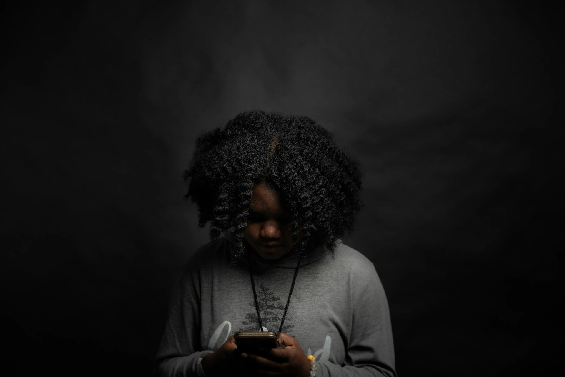 Le Royaume-Uni Enqu&ecirc;te sur TikTok, Reddit et Imgur Concernant la Confidentialit&eacute; des Donn&eacute;es des Enfants
