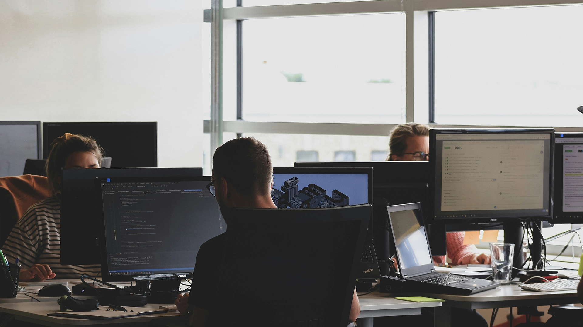 Le DOJ d&eacute;mant&egrave;le une arnaque nord-cor&eacute;enne d&rsquo;emplois dans la tech utilisant des identit&eacute;s am&eacute;ricaines vol&eacute;es